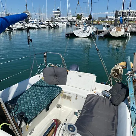 Bateau A Quai Detente Absolue Botel